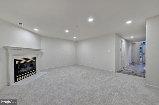 Building Photo - 14203 Plum Run Way