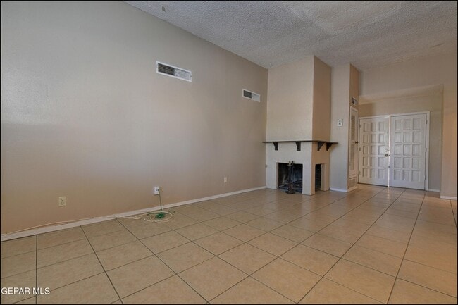 Building Photo - 10711 Ivanhoe Dr