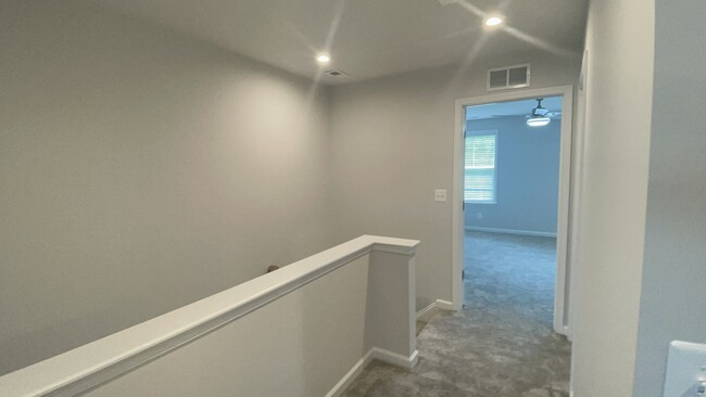Building Photo - 5550 Wenrich Dr