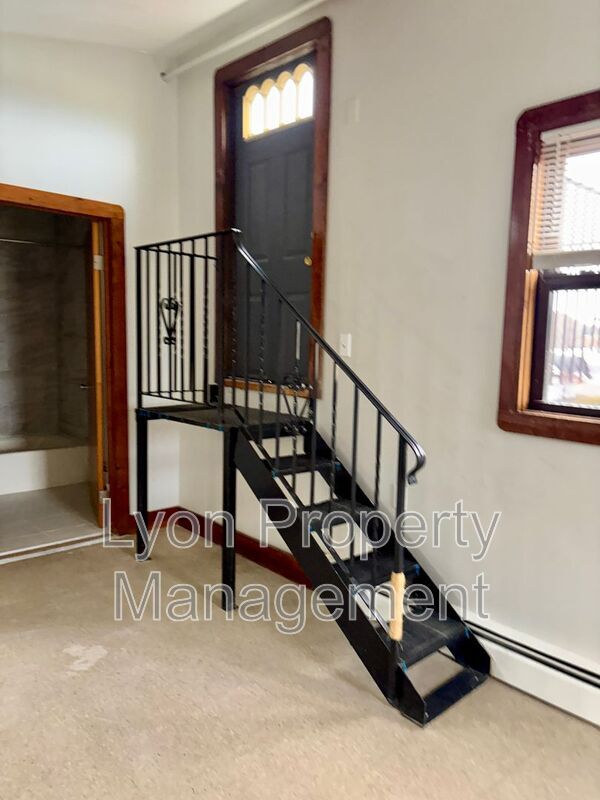 Building Photo - 262 Illinois St