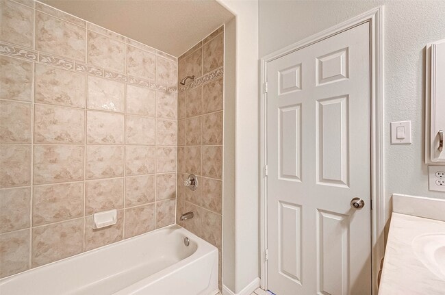 Building Photo - 12707 Boheme Dr