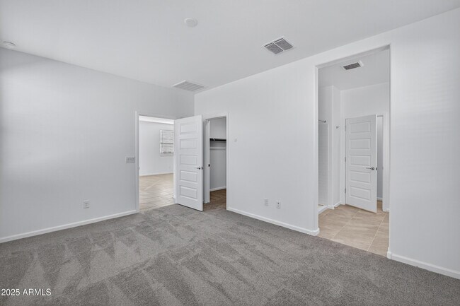 Building Photo - 2994 E Barrel Race Rd