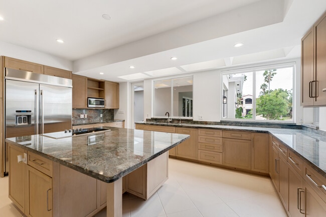 Building Photo - 13032 Mar St