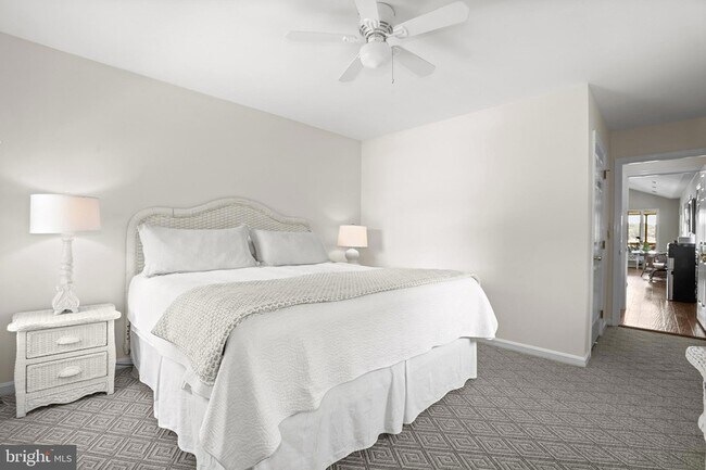 Building Photo - 638 Marlborough Point Rd