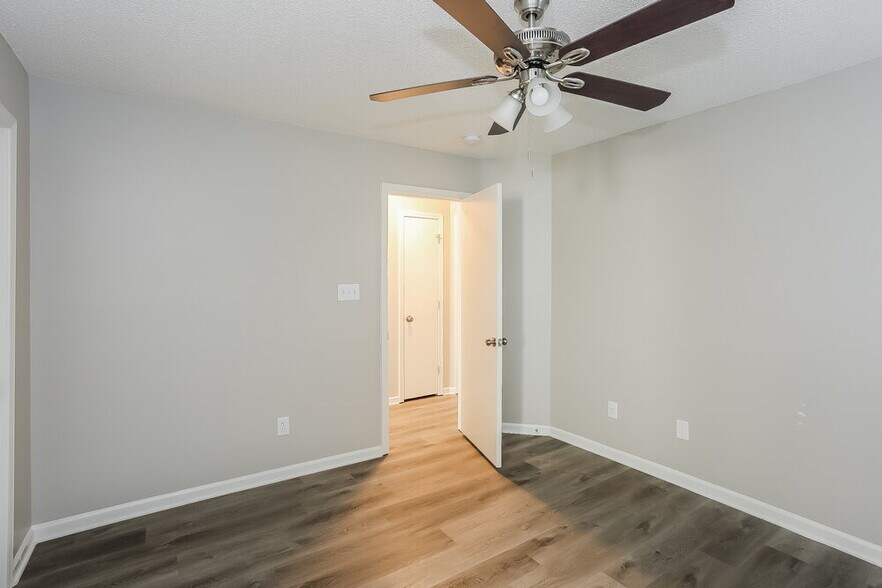 Building Photo - 10424 Brawley Ln