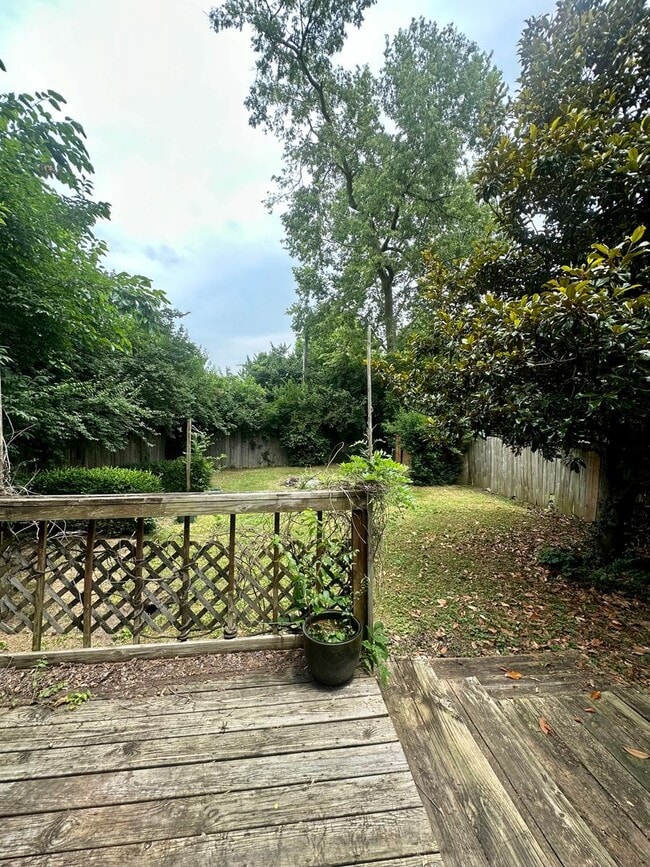 Building Photo - 505 Ingleside Dr