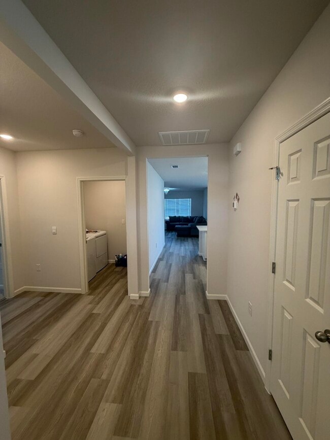 Building Photo - 2008 Olympia Ave SW