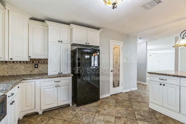 Building Photo - 16022 Spinnaker Dr