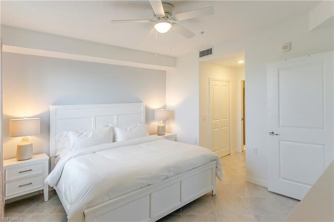 Building Photo - 15345 Green Acres Avenue Unit 2111