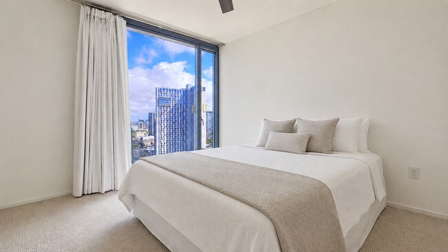 Building Photo - 1000 Auahi St