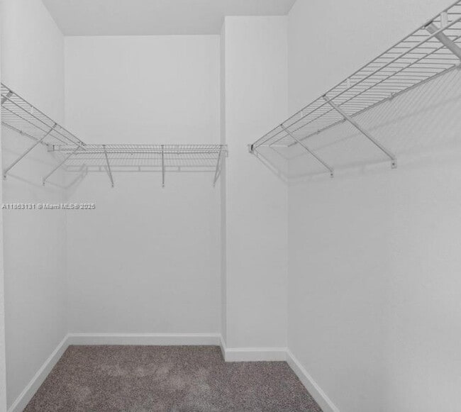 Building Photo - 701 SE 14th Ct