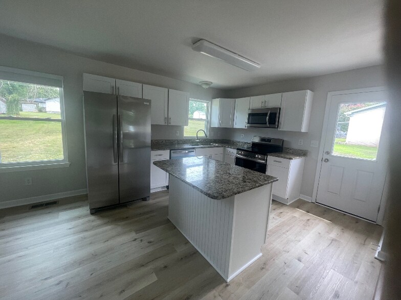 Building Photo - 135 Clauson Dr