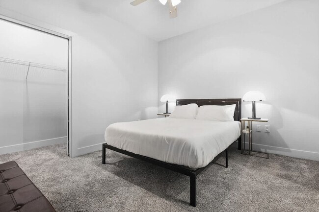 Building Photo - 8506 Westfield Blvd