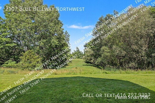 Building Photo - 2107 Blue Bell Way