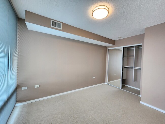 Building Photo - 9655 Woods Dr