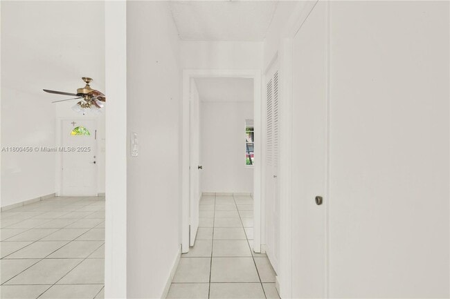 Building Photo - 7127 SW 154th Ct