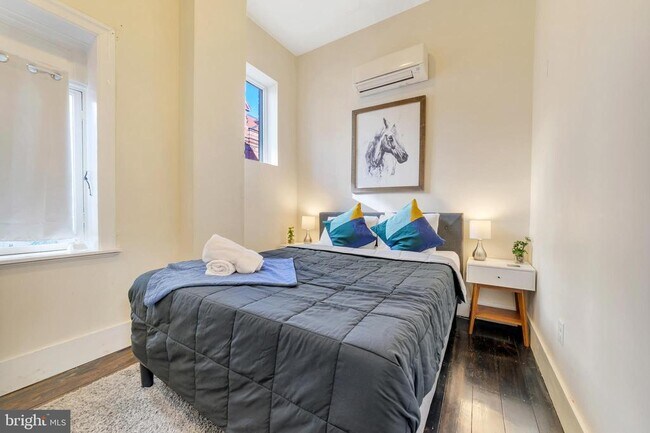 Building Photo - 1836 Delancey St