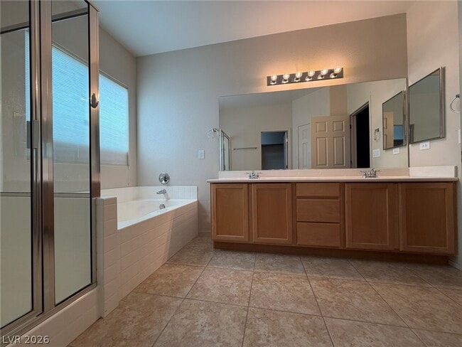 Building Photo - 2747 Lochleven Way