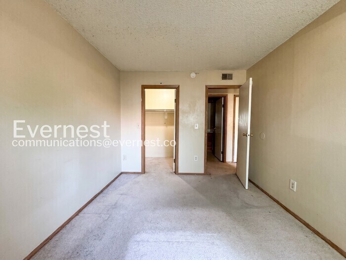Building Photo - 15128 E Louisiana Dr