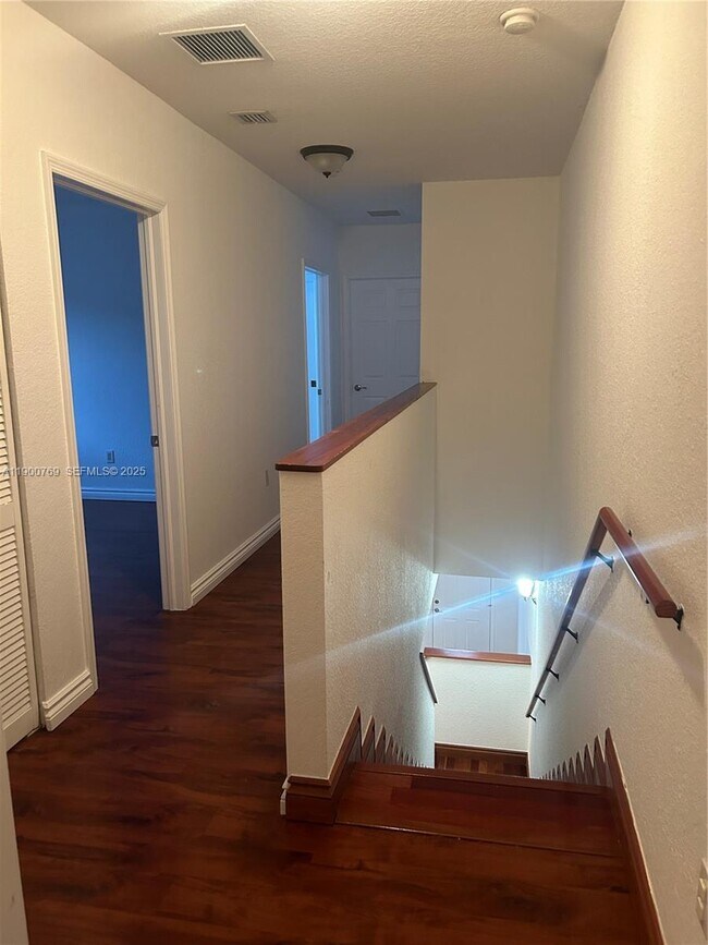 Building Photo - 3147 New York St