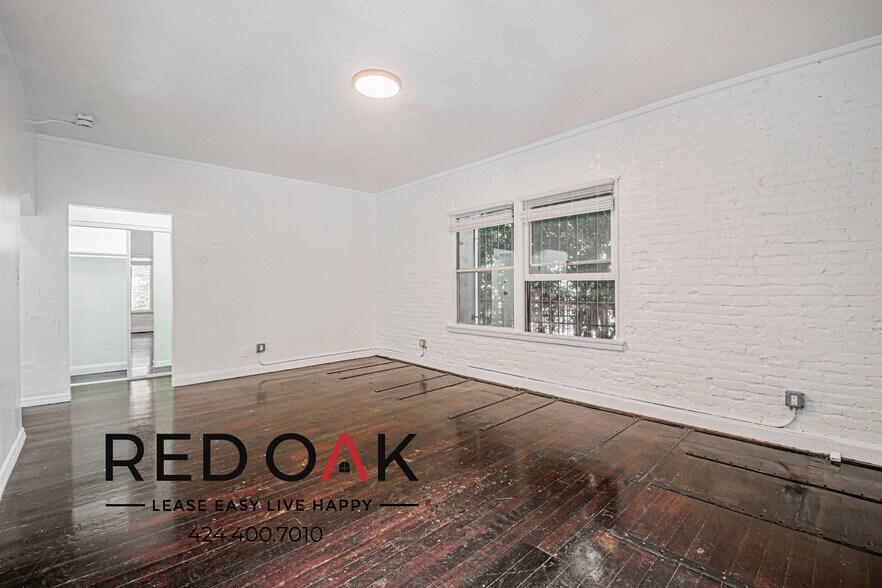 Building Photo - 854 S Oxford Ave