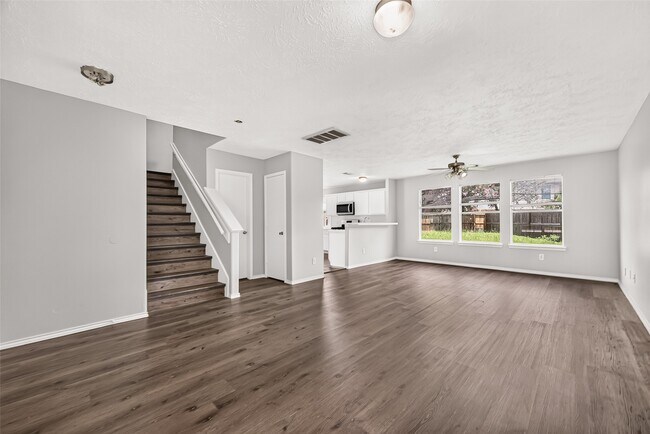 Building Photo - 19451 Nasworthy Dr