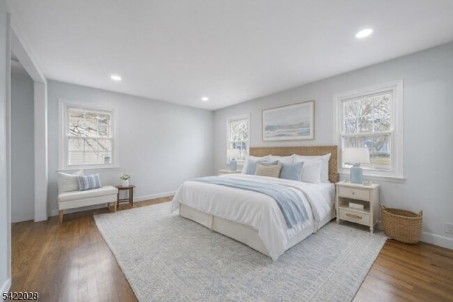 Building Photo - 6 Windsor Way