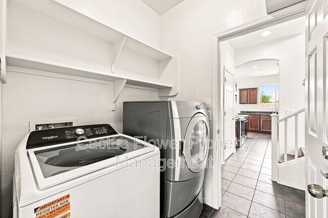 Building Photo - 3628 E Janelle Way