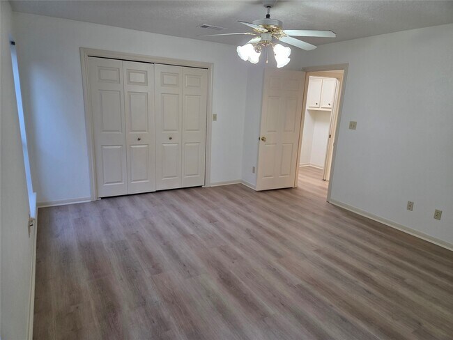 Building Photo - 42 Silver Creek Dr