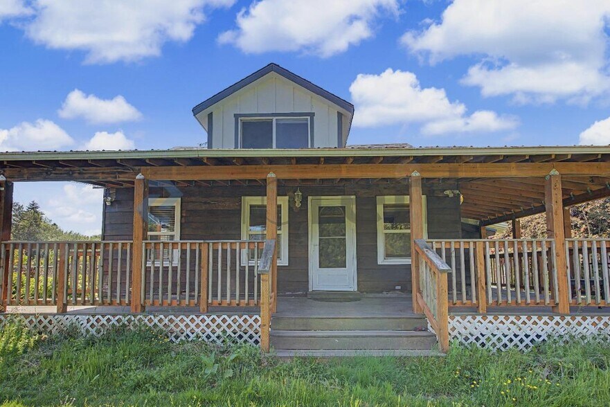 Building Photo - Unit 2