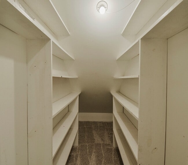 Building Photo - 13915 Roundstone Ln