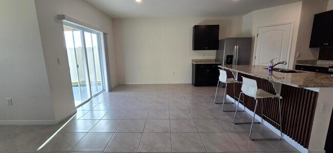 Building Photo - 804 Horsetail Dr