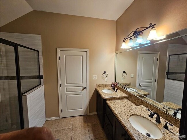 Building Photo - 20 20th St