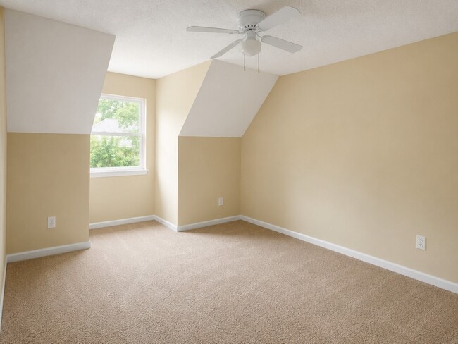Building Photo - 139 Laurelwood Dr