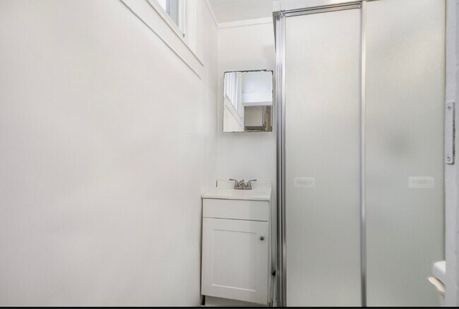 Building Photo - 500 W Wyoming Ave