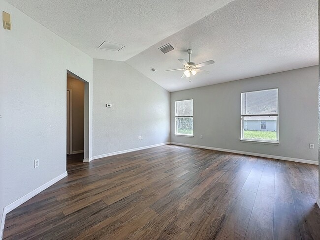 Building Photo - 424 Danube Dr