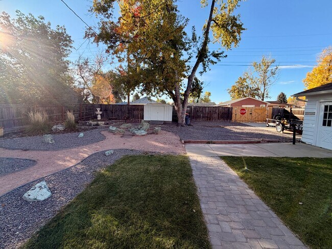 Building Photo - Lovely 5-bedroom, 2¾-bath home located in the heart of Old Town Firestone!