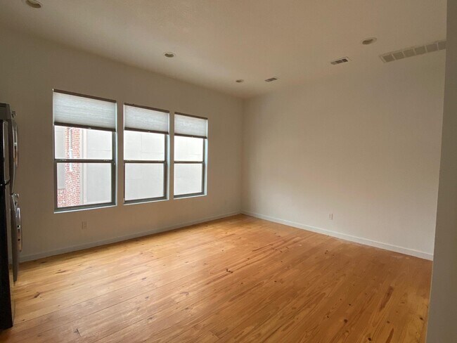 Building Photo - 1708 Winter St