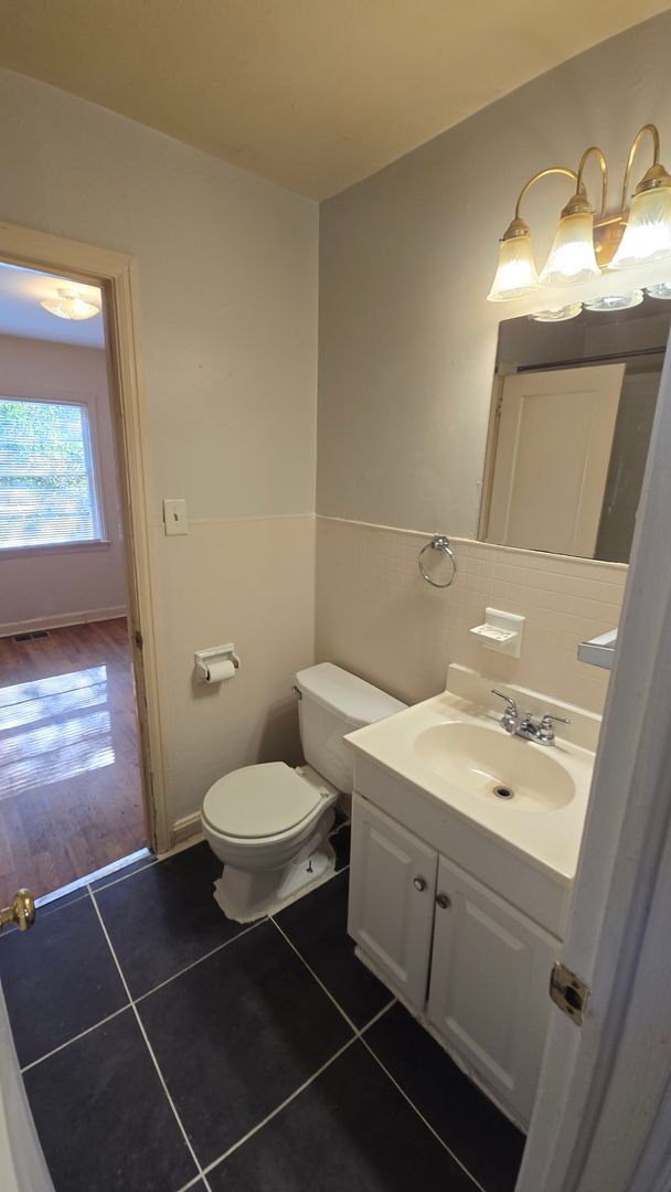 Building Photo - Forest Acres