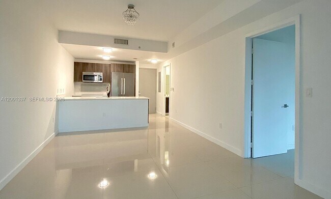 Building Photo - 488 NE 18th St