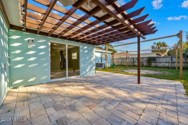 Building Photo - 1818 10th St N