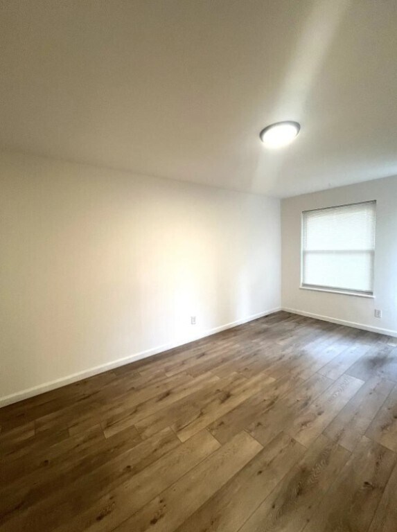 Building Photo - 4774 Kings Dr