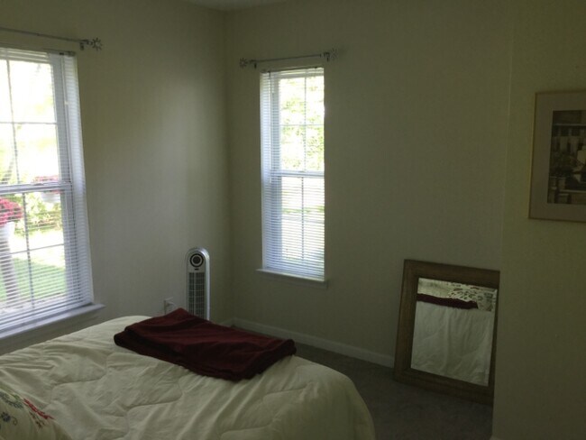 Building Photo - 1123 Joyce Ln