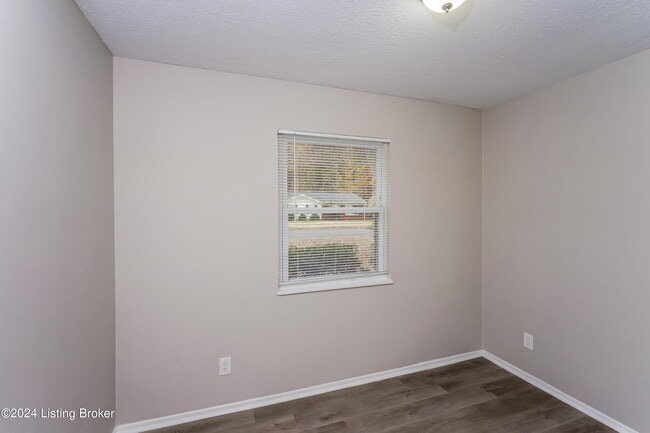 Building Photo - 8903 Willowcreek Dr
