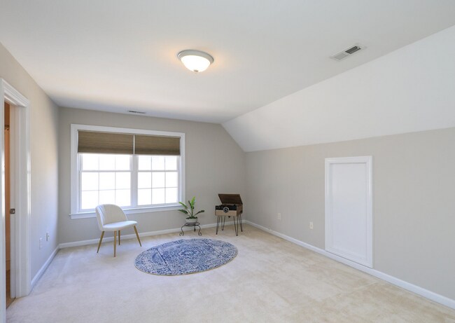 Building Photo - 8417 Henderson Rd