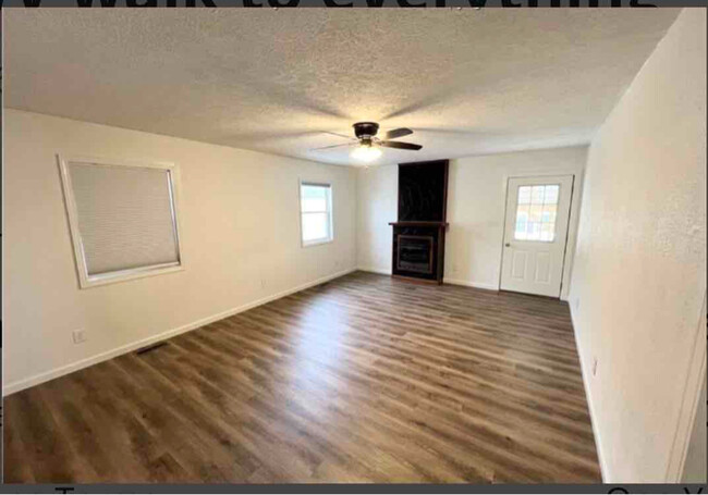 Building Photo - 106 S Park Dr