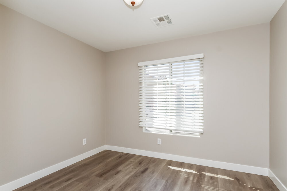 Building Photo - 4792 W Shelbourne Ave