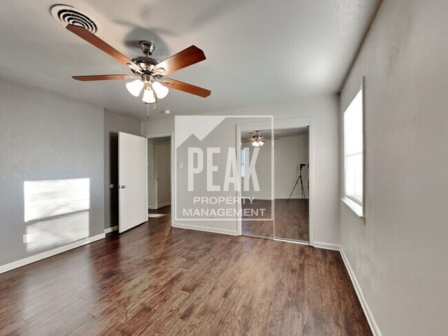 Building Photo - $1799! Beautiful 3Bed/2Bath home in FORT WORTH!