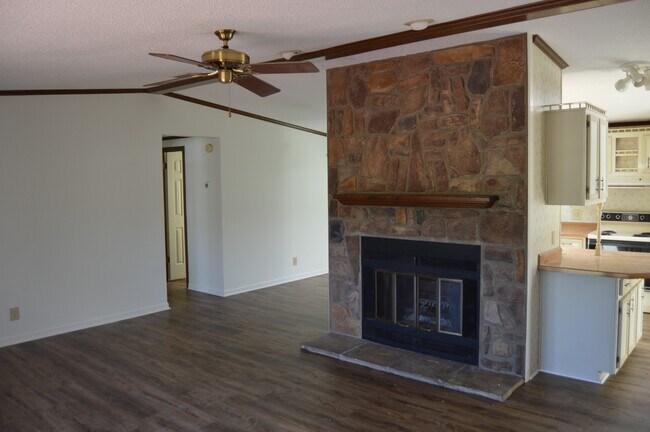 Building Photo - 125 Broadview Cir