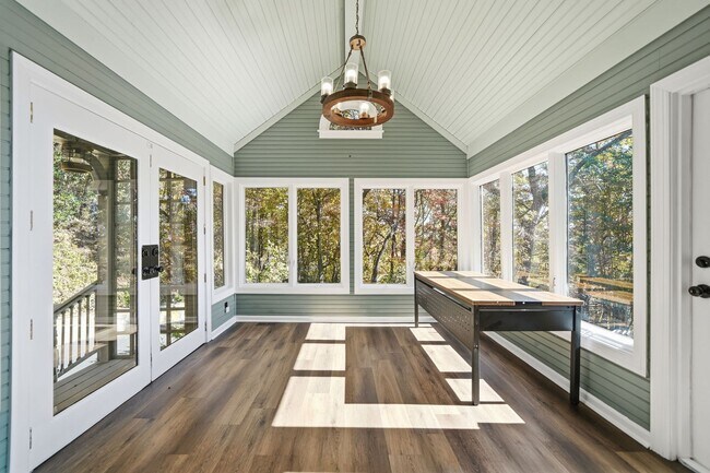 Building Photo - FULLY FURNISHED! Magnificent Panoramic Views!!